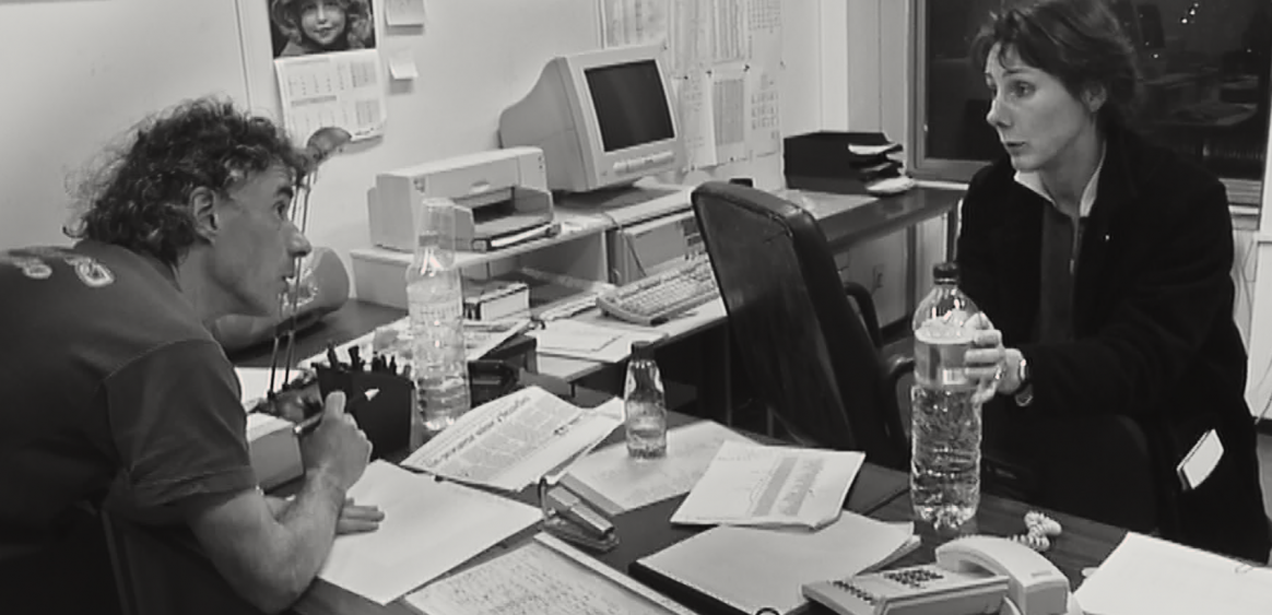 © LE BUREAU – CHEZ GEORGES – ARTÉMIS PRODUCTIONS – RTBF