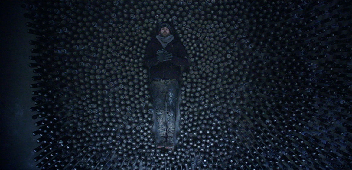 © Artémis Productions